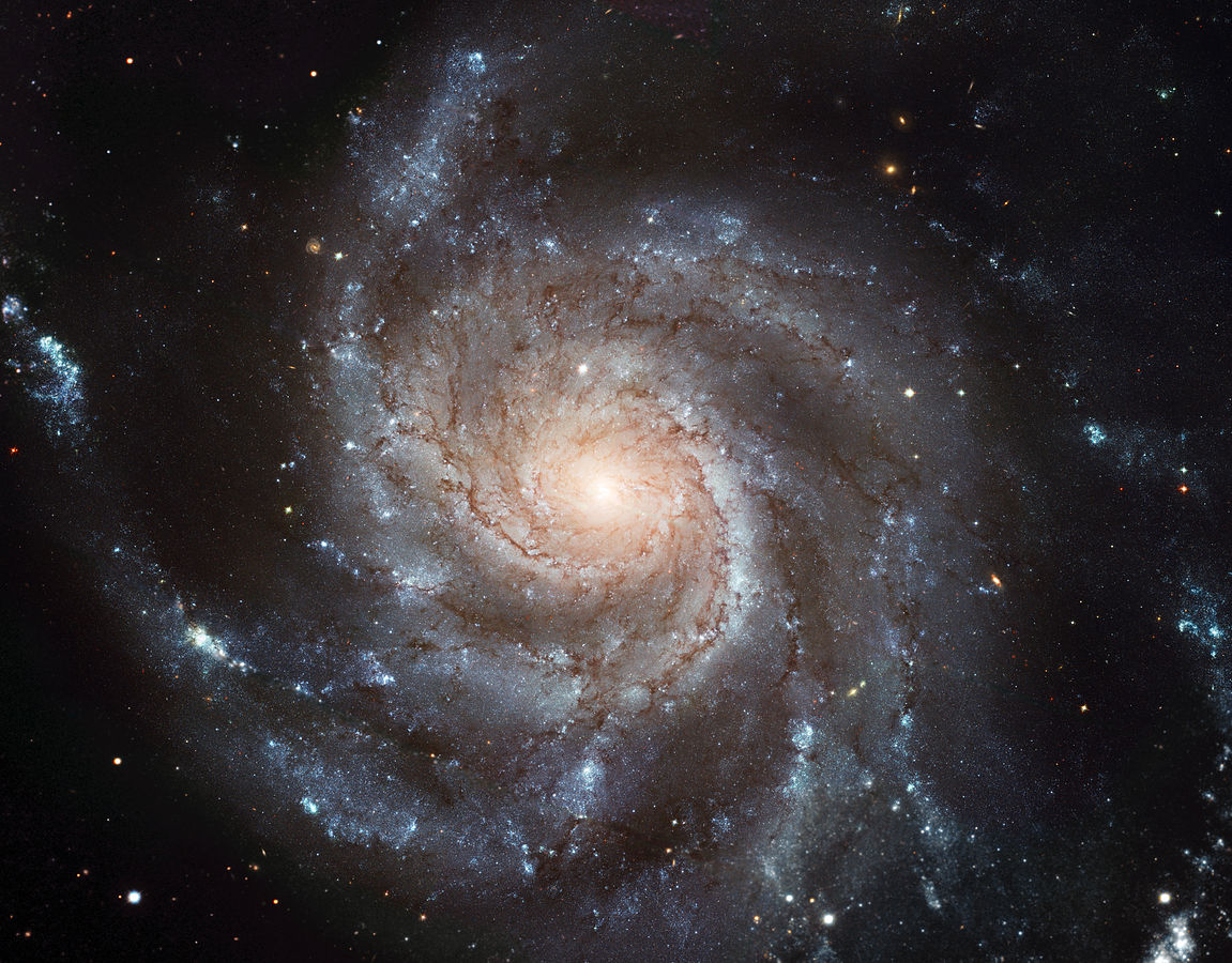 کهکشان مارپیچی فرفره M101