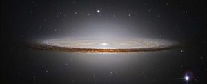 M104 یا کهکشان کلاه مکزیکی