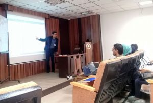 دکتر حسین‌پور در روز اول مدرسه تابستانه آیوتا