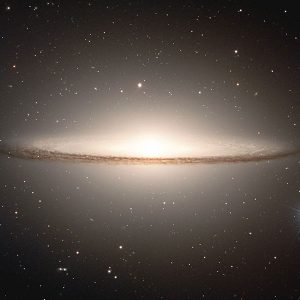 M 104