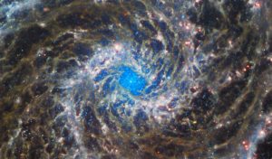 مرکز کهکشان M74