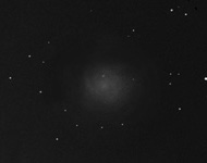 یک کهکشان مارپیچی پرنور از دید تلسکوپ‌های کوچک